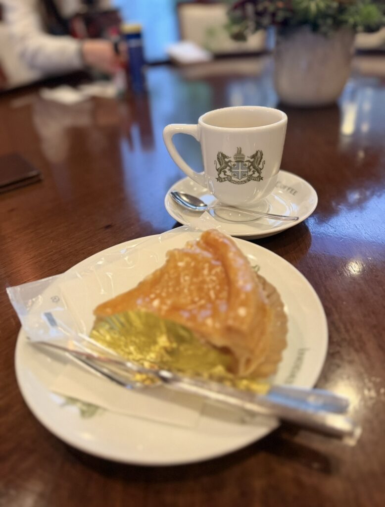 イノダコーヒ本店 アラビアの真珠とアップルパイ